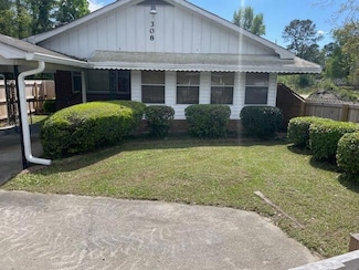308 N Live Oak Dr, Moncks Corner, SC 29461
