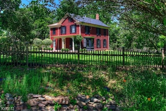 4 Lambert Rd, Stockton, NJ 08559