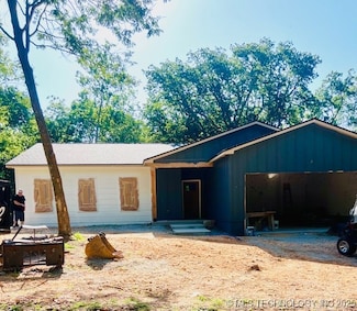 4 Tulsa Dr, Afton, OK 74331