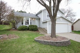 7906 W Oakbrook Cir, Madison, WI 53717