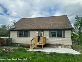 16 Roberts Dr, Accord, NY 12404