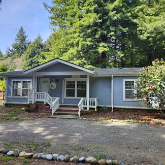 305 Dundas Rd, Crescent City, CA 95531