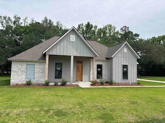 7233 Riverbank Dr, Denham Springs, LA 70706