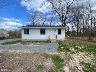 6037 Rosedale Dr, King George, VA 22485