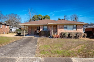 6600 Bluebird Dr, Little Rock, AR 72205