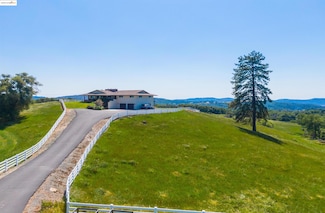 9325 Fraguero Rd, Sonora, CA 95370