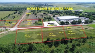 8 Horseman's Dr, Lake Charles, LA 70615