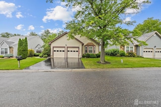 31 Ingram Dr, Monroe Township, NJ 08831