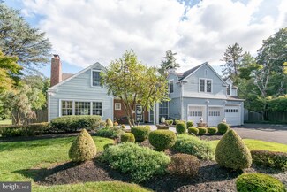 105 2nd St, Riverton, NJ 08077