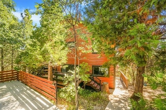 695 Grass Valley Rd, Lake Arrowhead, CA 92352