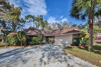 13 Chesterfield Dr, Beaufort, SC 29906