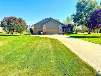 832 Brookside Dr, Jefferson, SD 57038