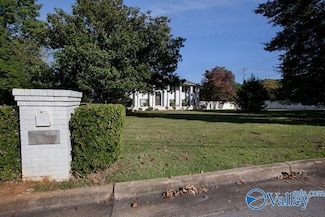 100 Westbury Dr SW, Huntsville, AL 35802