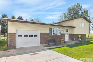 530 E Parri Dr, Idaho Falls, ID 83401