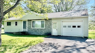 1194 County Route 12, Pennellville, NY 13132