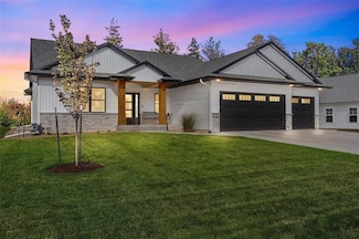 3122 Timber Ridge Ct, Hiawatha, IA 52233