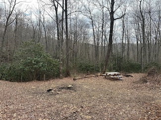 322 Leafy Knoll Cir, Glenville, NC 28736