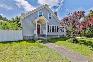 271 Vinton St, Manchester, NH 03103