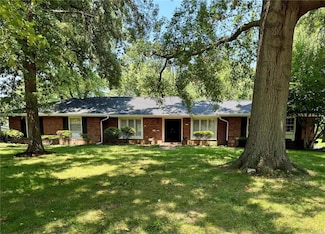 4 Spoede Woods, Saint Louis, MO 63141