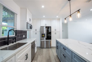 19503 Cantara St, Reseda, CA 91335