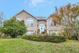 1455 Oak Leaf Dr, Columbia, TN 38401