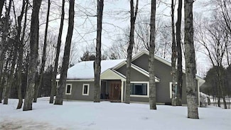 122 Meadow Wood Dr, Harbor Springs, MI 49740