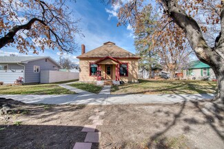 417 and 417 1/2 N 3rd St, Hamilton, MT 59840