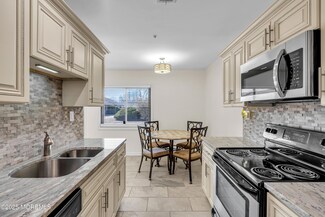 49 Wild Turkey Way Unit E, Manalapan, NJ 07726