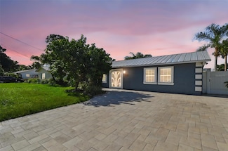 8708 Thornwood Ln, Tampa, FL 33615