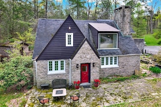 120 Furnace Run Ln, Laughlintown, PA 15655