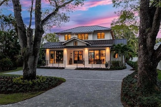 349 2nd Ave N, Naples, FL 34102