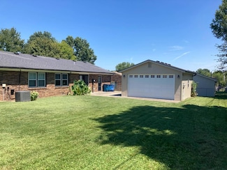 636 Cloverdale Dr, Danville, KY 40422