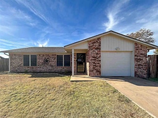 815 W D Ave, Cache, OK 73527