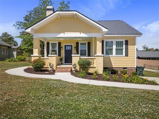 402 S Depot St, Seneca, SC 29678