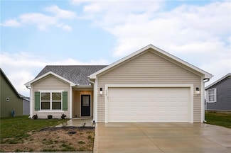 412 NE Poplar Ct, Oak Grove, MO 64075