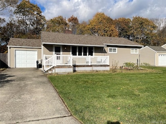 335 Alfred St, North Babylon, NY 11703
