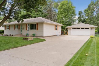 9206 11th Ave S, Bloomington, MN 55420