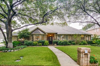 5017 River Bluff Dr, Fort Worth, TX 76132