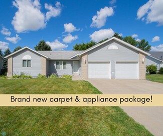 3477 11th St S, Fargo, ND 58104
