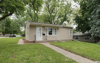 2303 Dunham St, Clinton, IA 52732