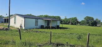 7105 Starling St, Joshua, TX 76058