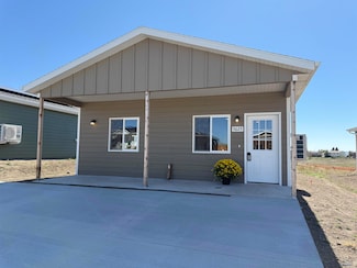 5625 Bridge Dr, Rapid City, SD 57703