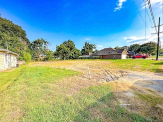 2037 9th St, Port Neches, TX 77651
