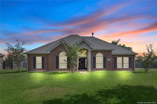 1760 Hollow Cove Ln, Lake Charles, LA 70611