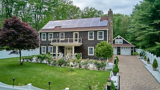 49 Quinebaug Ave, Putnam, CT 06260