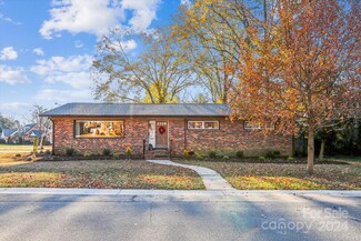 5001 Currituck Dr, Charlotte, NC 28210