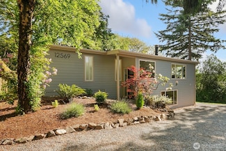 12569 37th Ave NE, Seattle, WA 98125