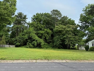 000 Cross St, Urbanna, VA 23175