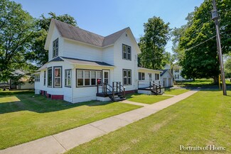 105 W Grant St, Sheridan, IL 60551