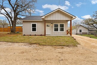 103 Red Oak St, Alvarado, TX 76009